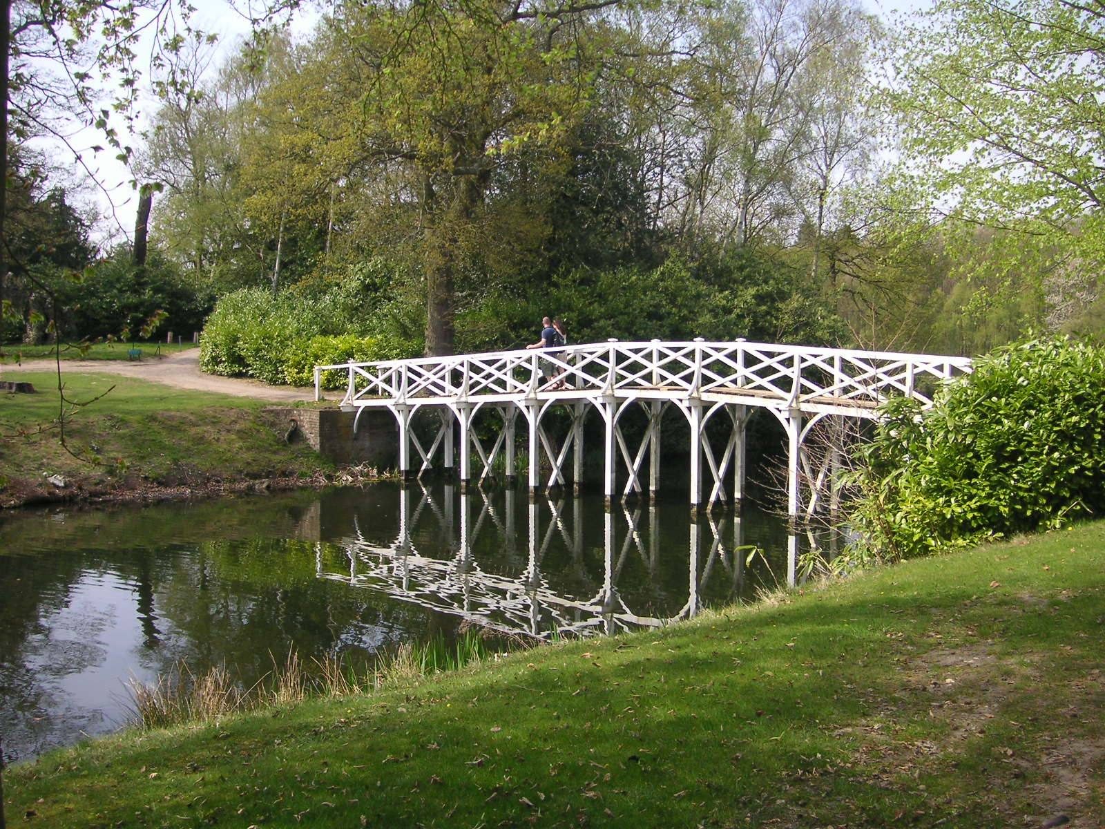 Painshill_Park_012_Chinese_Bridge